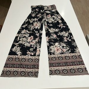 Woman’s Boho Pants Size Small